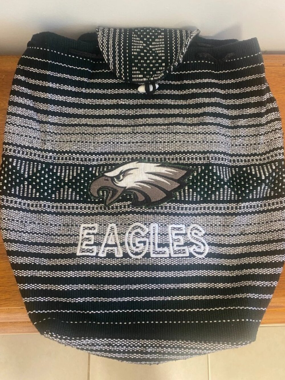 Philadelphia Eagles Knit Drawstring Bag – Tribal Design with Team Logo –Fan Gear